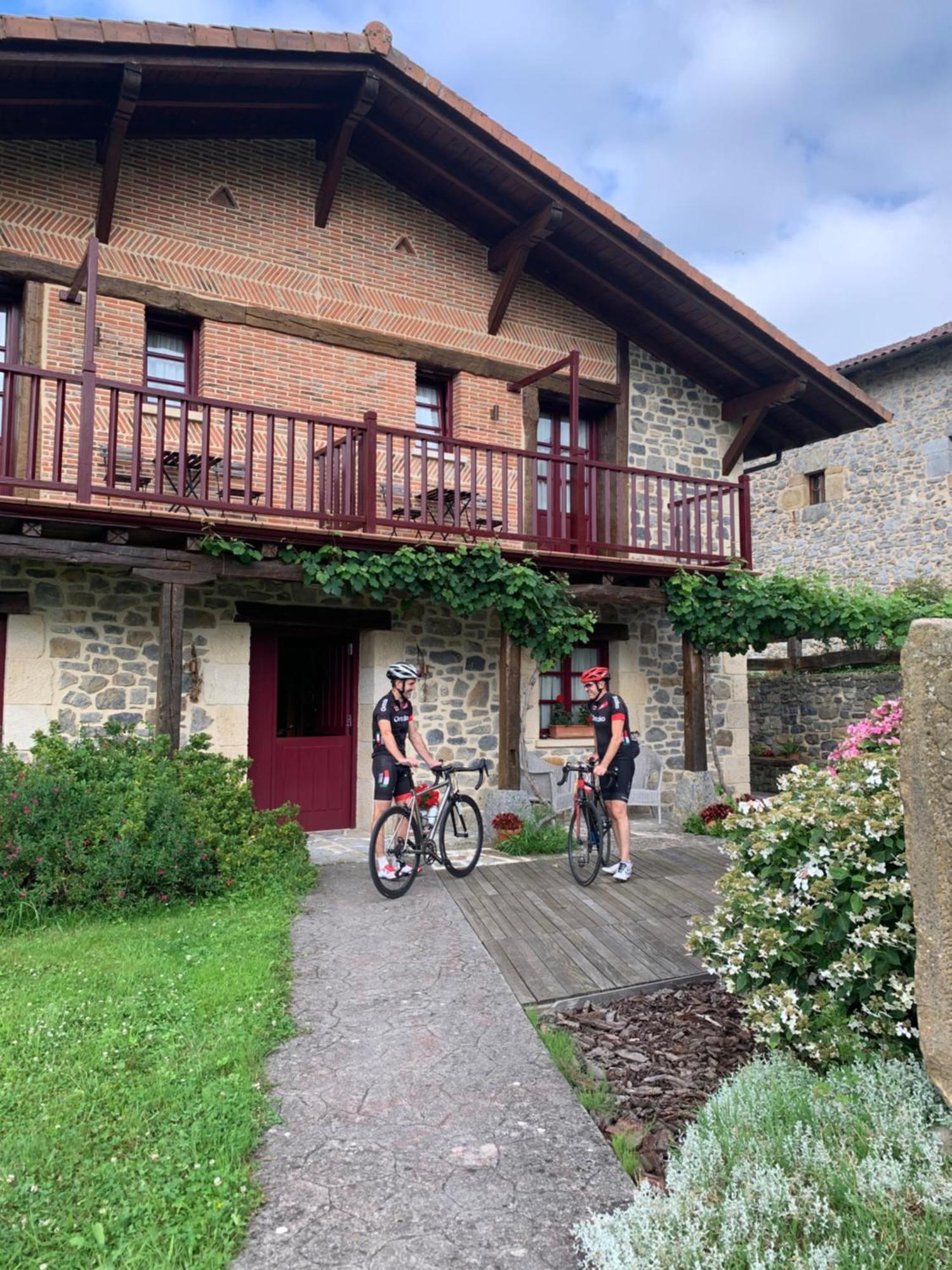 Casa Rural Etxegorri Orozko Bagian luar foto